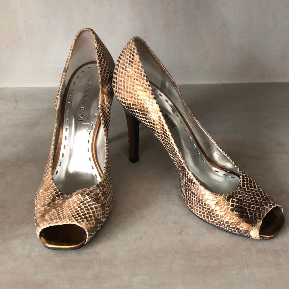 Gianni Bini Peep Toe Heels